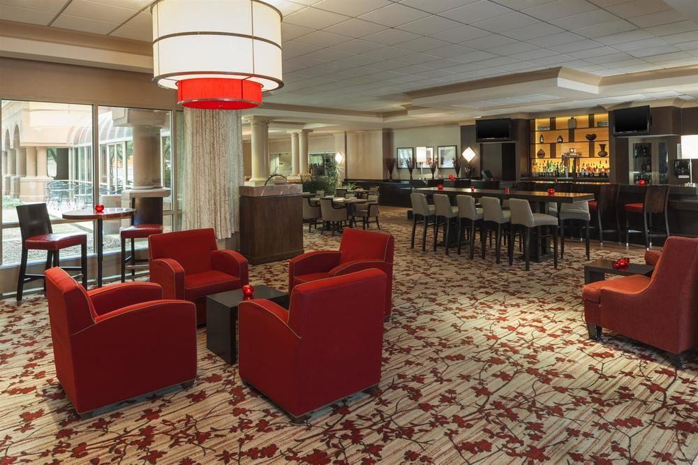 Sheraton Suites Market Center Dallas Exterior photo