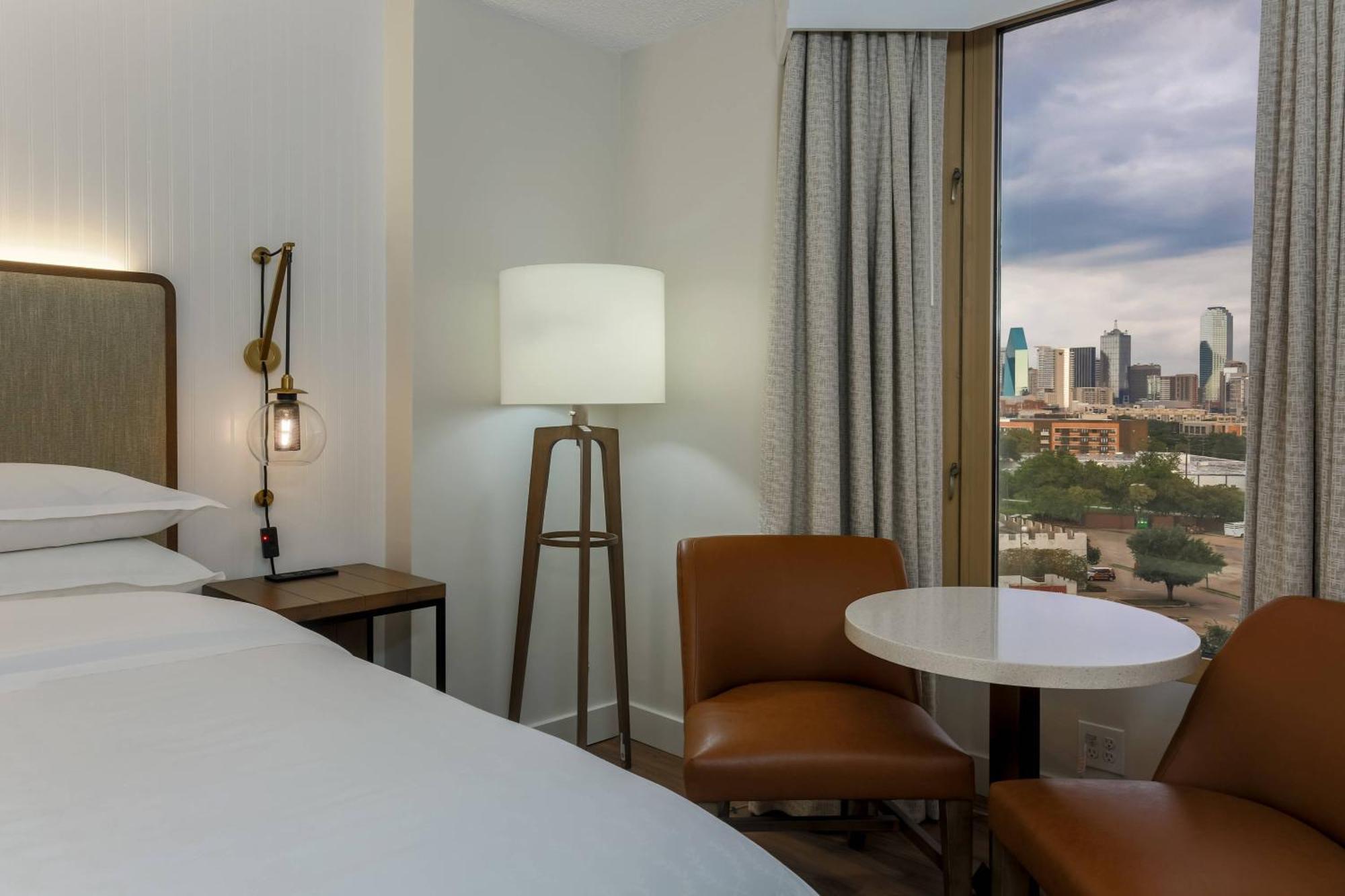 Sheraton Suites Market Center Dallas Exterior photo
