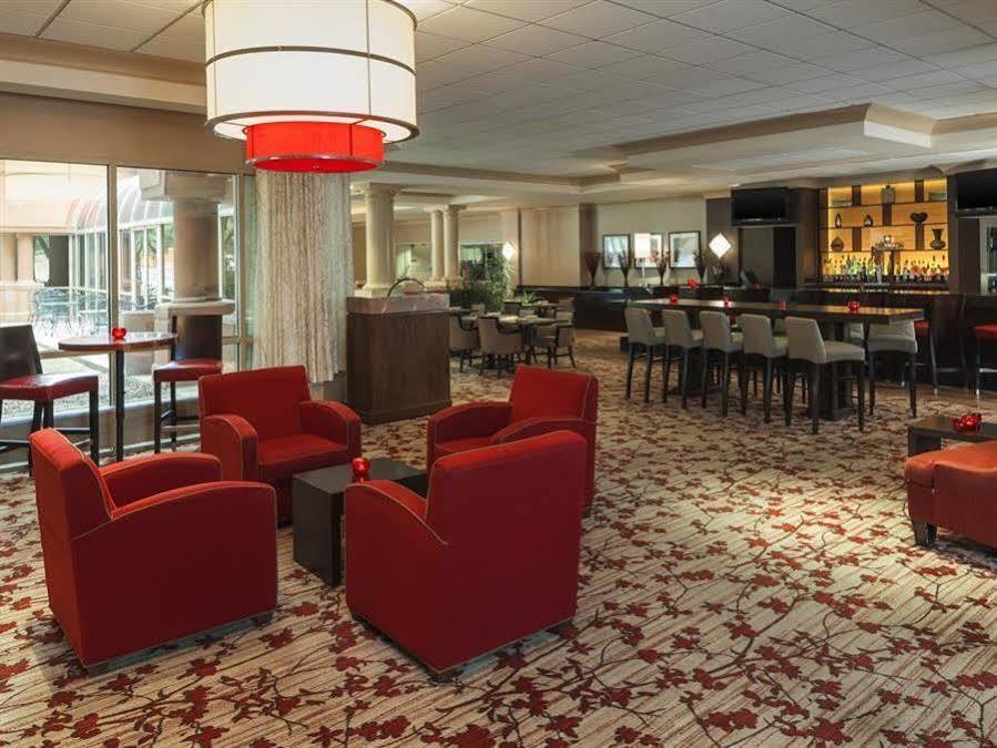 Sheraton Suites Market Center Dallas Exterior photo