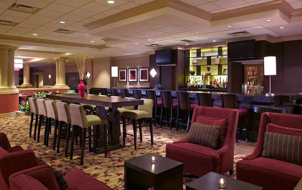 Sheraton Suites Market Center Dallas Exterior photo